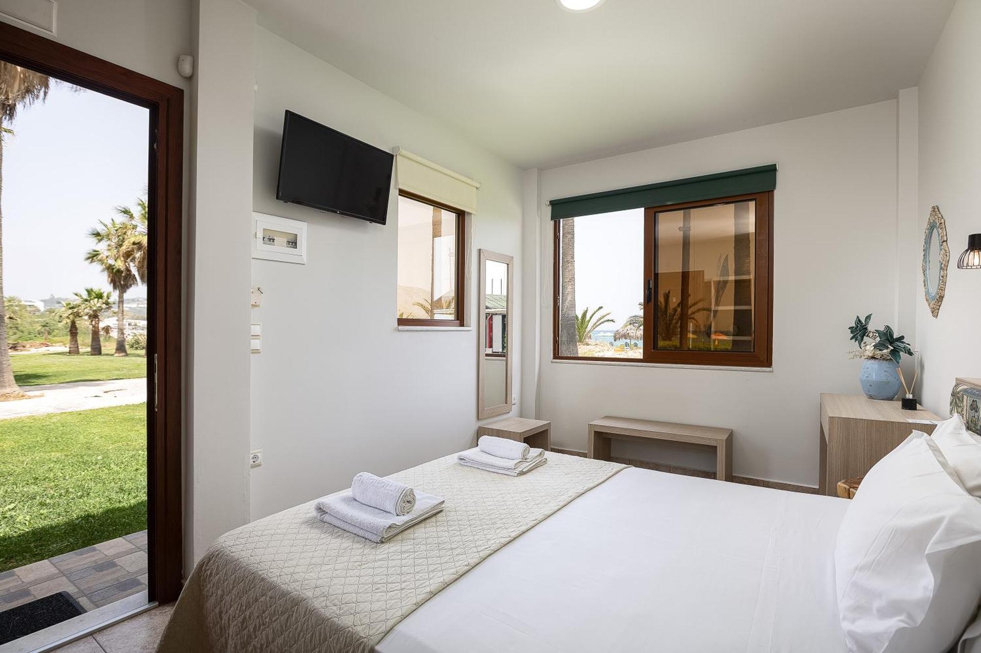 La Palma Beachfront Suites Georgioupoli Dış mekan fotoğraf
